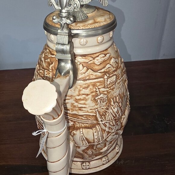 World Famous Clydesdales Hitch Lidded Beer Stein 2002 - Picture 4 of 6